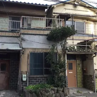 築古の一戸建て外観